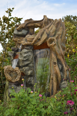 Ubbink SARTENE - Polyresin, naturgetreue Felsnachbildung, mit integriertem Wasserfall