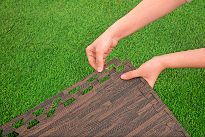 Bestway Pool-Bodenschutzfliesen Set 12 Stück á 50 x 50 cm, Holz-Optik (Palisander)