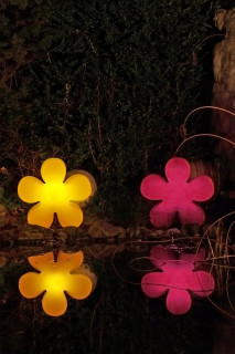 8 seasons - Motivleuchte Shining Flower Durchmesser 60 cm gelb Solar