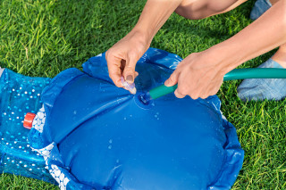 Bestway Schlagsack UFO mit Wassersprinkler Durchm. 61 x 119 cm