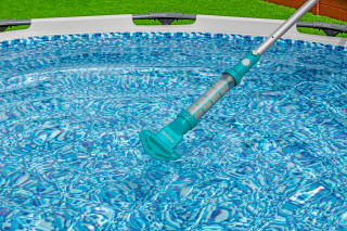 Bestway akkubetriebener Poolsauger AquaSurge 251 cm
