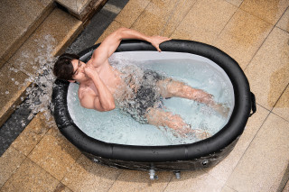 Bestway LAY-Z-SPA FortiFiber Eisbad Glacial Dip mit Filterpumpe 152 x 92 x 71 cm