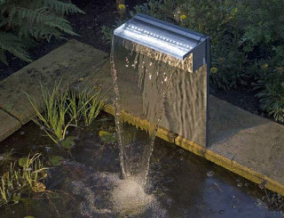 Ubbink Niagara LED 90 R - Wasserfall, Inox 304, Trafo 12V, 62 LEDs kaltweiß, 1"- H10 x 90 x 12,5 cm, LED: 420 Lumen, EEK A+, 7W