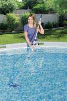 Bestway Flowclear Poolpflege Basis-Set AquaClean mit pumpenbetriebenem Poolsauger & Kescher, für Poolgrößen bis 610 cm