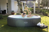Bestway LAY-Z-SPA XXL-Whirlpool Mauritius AirJet mit App-Steuerung, für 7 Personen Durchm. 270 x 180 x 71 cm, Holz-Optik (Basaltgrau)